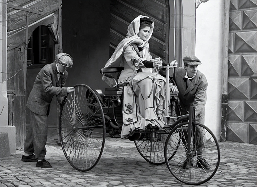 洗面奶 打开有惊喜丨你不得不知道的汽车隐藏宠你小巧思！