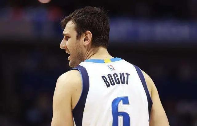 应届生|小鲨鱼拜纳姆选秀时仅排第十位,前九人中,有一人曾是易建联对友