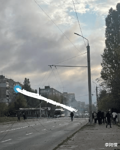 乌克兰|俄发动全面空袭！泽连斯基办公室险遭导弹突袭，乌国防部长发声明