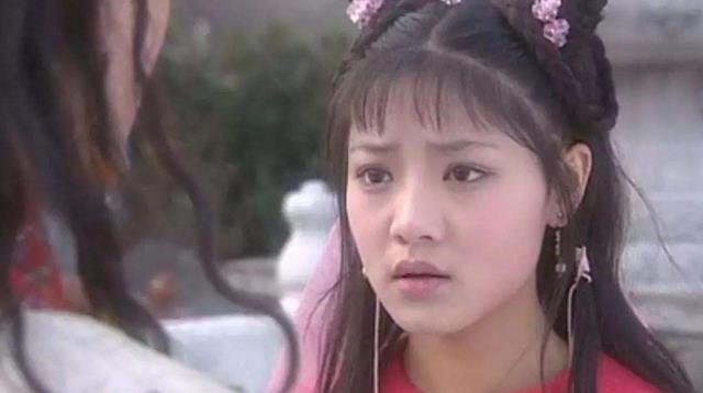 邓家佳|17岁的邓家佳，在《侠客行》中饰演侍剑，青涩可爱，差点没认出来