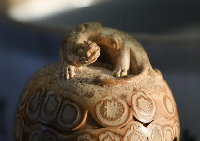 核雕|核雕：以刀代笔，方寸间雕出世间百态