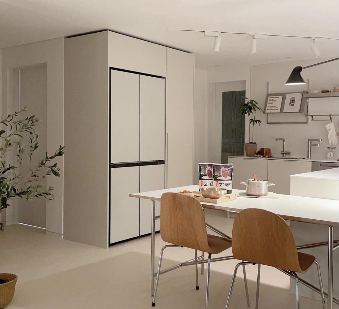 韩国太太的极简之家,简约不简单,场面引起强烈舒适,网友:想住