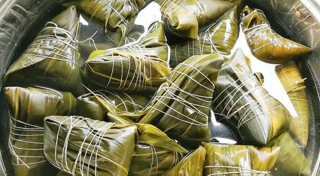 煮粽子时：冷水下锅还是热水下锅？很多人做错，难怪煮出来不好吃
