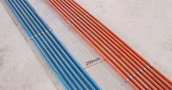 地面排线布管,为什么有些师傅用管卡,有些师傅却用铁丝固定?