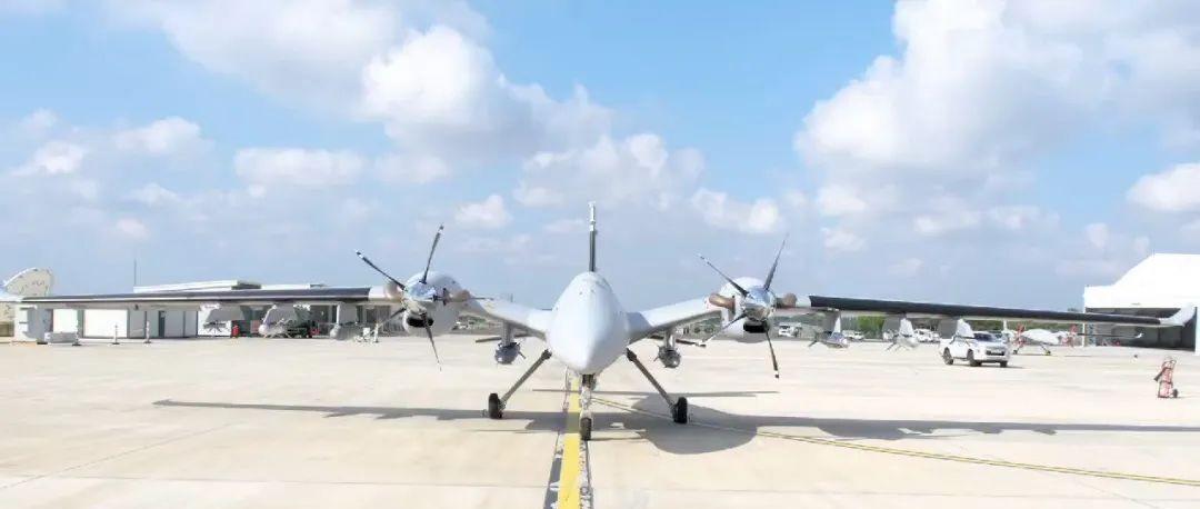 土耳其游骑兵B无人机换发性能大提升，飞万米高空不费劲