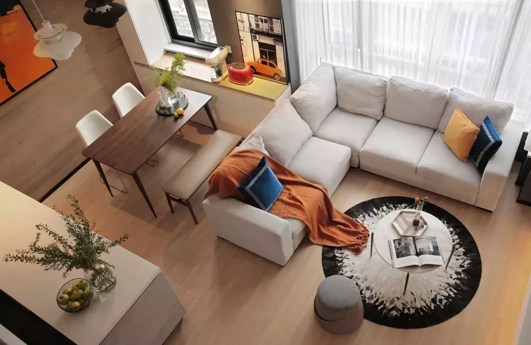 小夫妻买下105㎡奇葩阁楼,砸掉数面墙,浪费空间却让幸福暴增