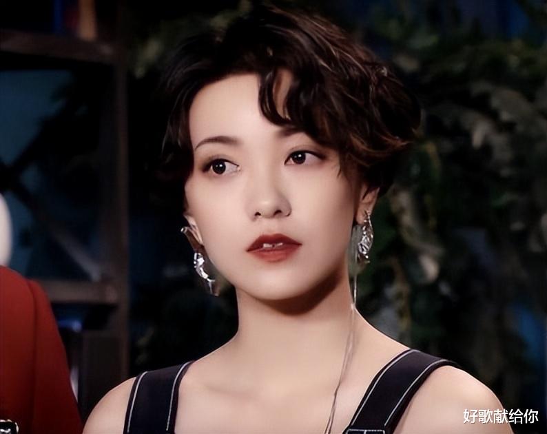 明星素颜|敢于公开“素颜”的女星,有人彻底沦为路人,有人依旧光彩照人