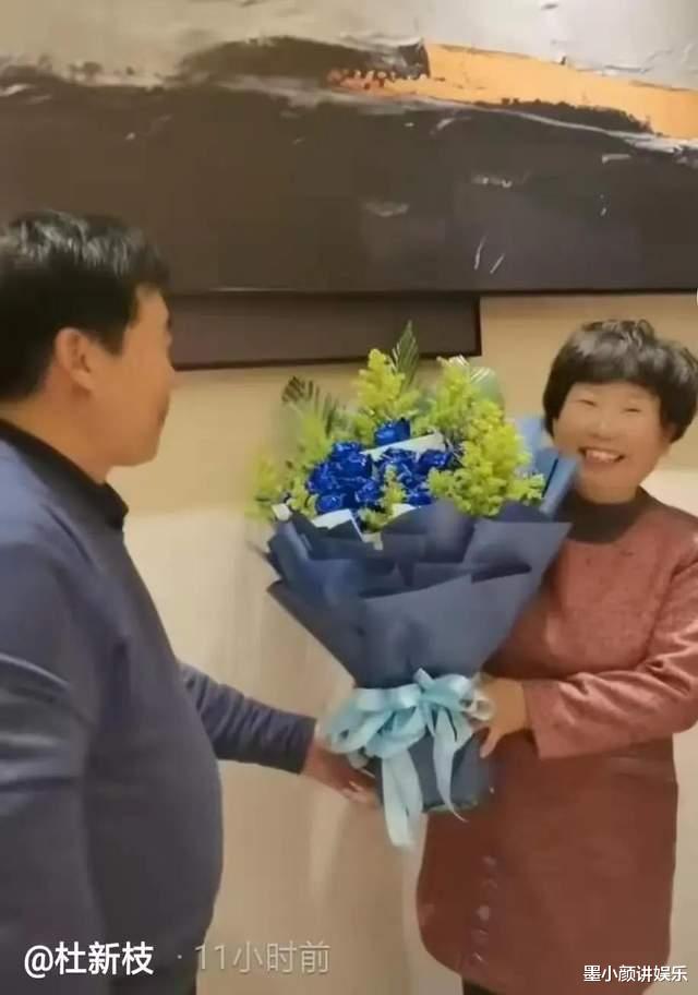 王菲|不甘示弱的杜妈!许妈惊艳晚会现场,杜妈郭爸也开始秀恩爱