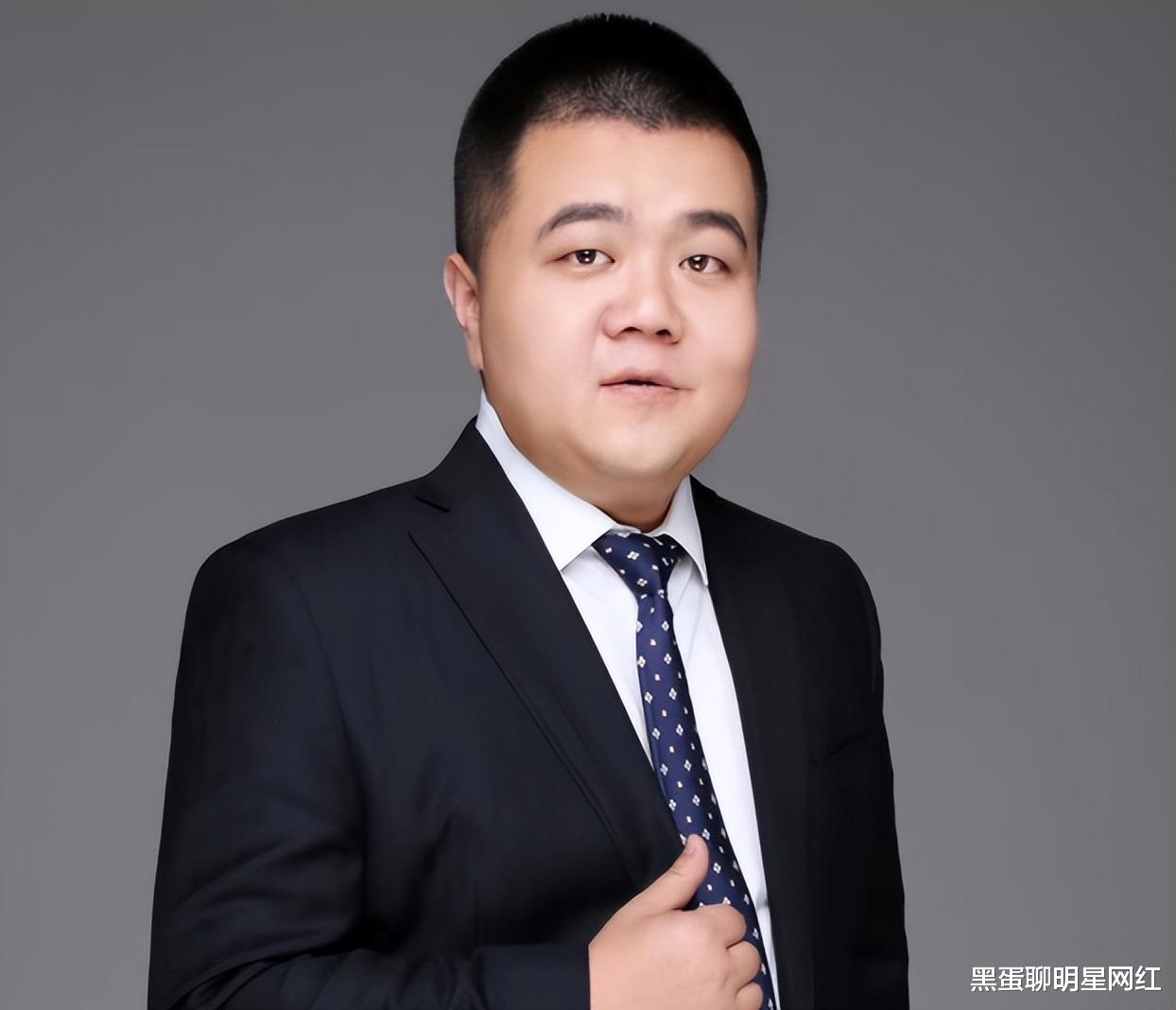 二驴好兄弟小胖,回应“假鞋”舆论,怒怼网友:买不起就穿拖鞋