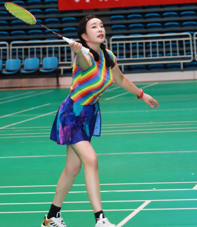 刘晓庆|近古稀之年刘晓庆晒近照,扎俩麻花辫似少女,网友:地线都P没了