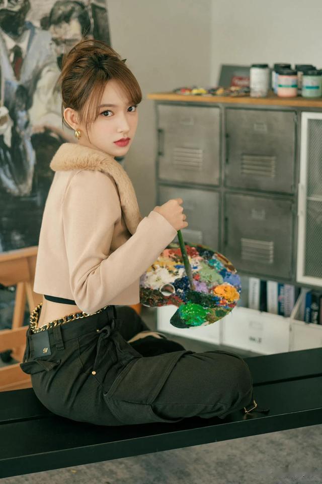 程潇|程潇小背心露腰装，身材没谁了