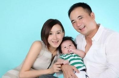 胡静|为不和妻子分房睡，50亿身价老公切除扁桃体，胡静爱了3年才肯嫁