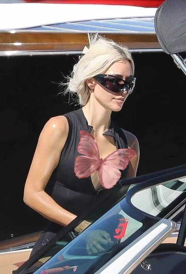 金·卡戴珊|金卡戴珊不受分手影响性感亮相！穿紧身裙又变美了，不留恋小鲜肉