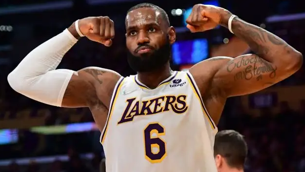 热火队|没有奇迹，NBA官方做出争议决定！球迷嘘声一片：詹皇受委屈了
