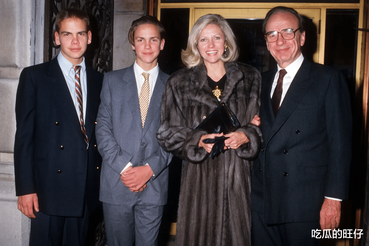 默多克|默多克有过4任妻子，原配贤惠，二婚精明分17亿，91岁跟超模离婚