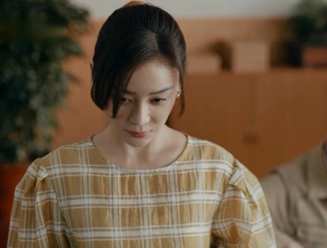 冯绍峰|热度垫底口碑崩坏，冯绍峰新剧惨败，80年代有这种发型？