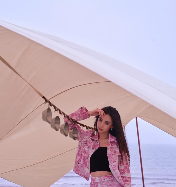 黑涩会美眉|8.1图:杨超越 杨幂 范丞丞 虞书欣 李宇春 吴磊 孟子义 蔡徐坤 迪丽热巴