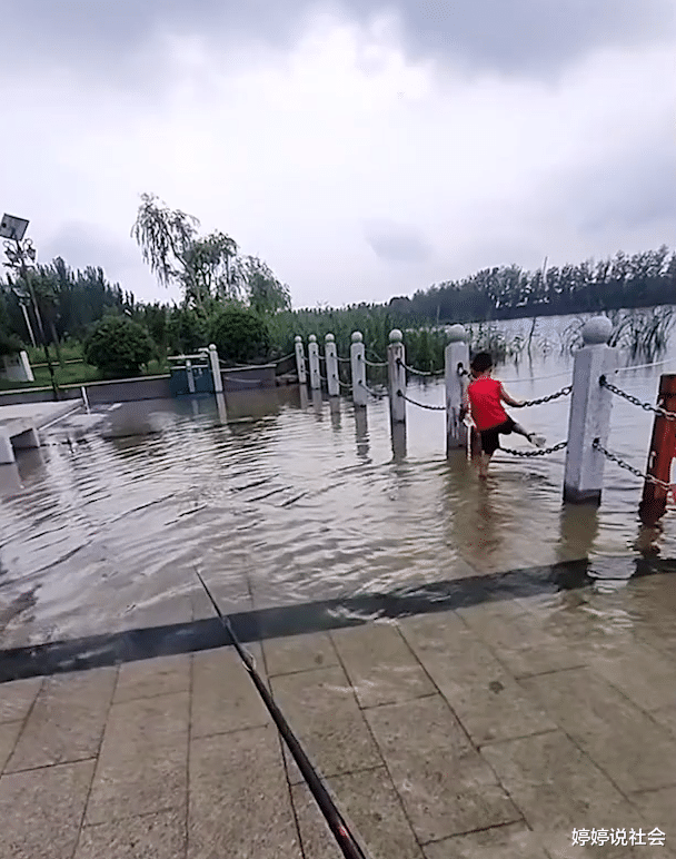 山东省|山东一男子钓鱼遇见孩子落水，紧急将其救起后，家长态度让人无奈