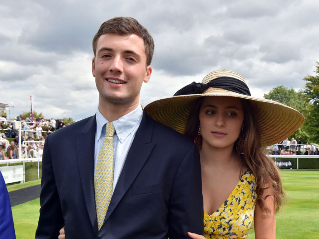 |《憨豆先生》家中有子初长成，26岁长子曝光长得和爹一个样