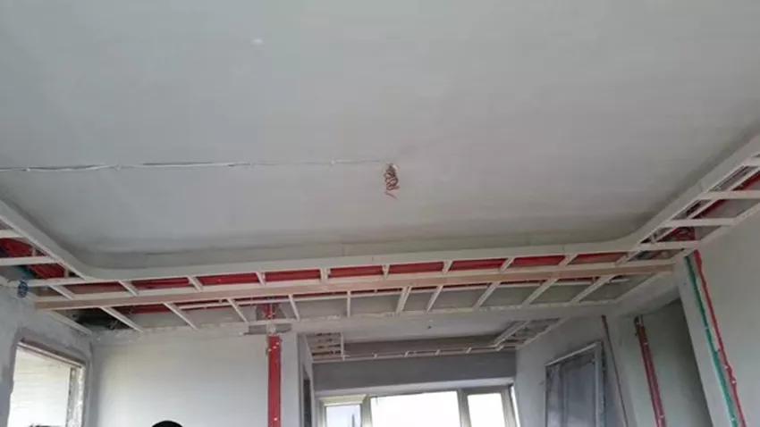 水电走顶好还是走地好，那种性价比最高，如果你不知道就该学习了