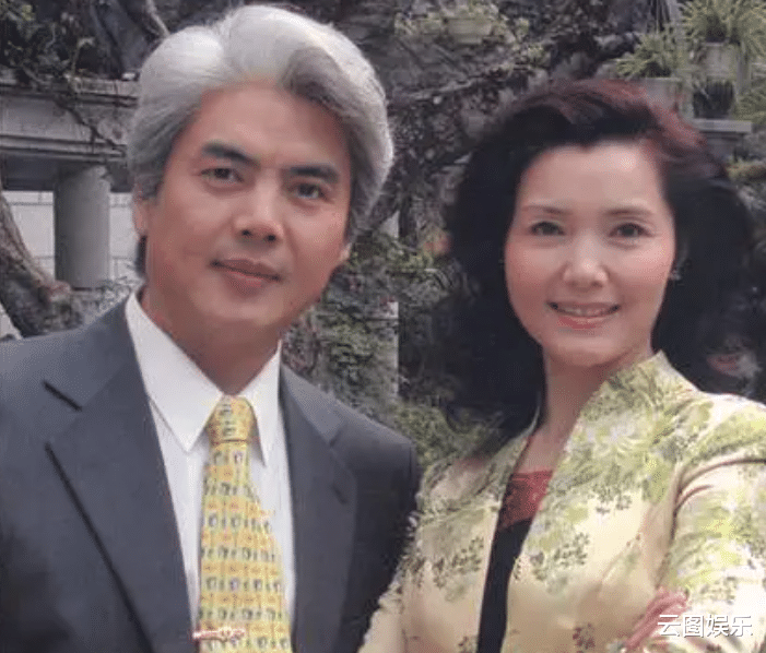 姜黎黎|姜黎黎夫妇定居国外，开房车到处游山玩水，住独栋别墅生活惬意