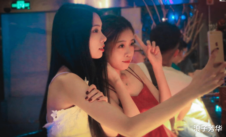 |美女说一天赚一万，从事自由职业的，啥职业一天可以赚一万多呢