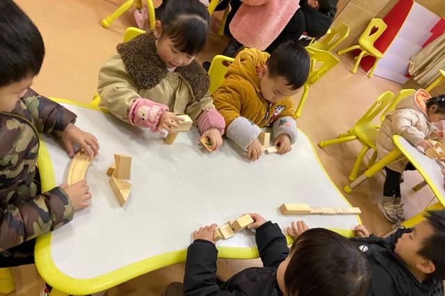 掌掴男童事件两极反转,有关部门已经通报,知情人道出背后原因