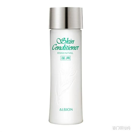 爽肤水 护肤唯独不能少了爽肤水 美白补水收缩毛孔 今年好用的爽肤水推荐