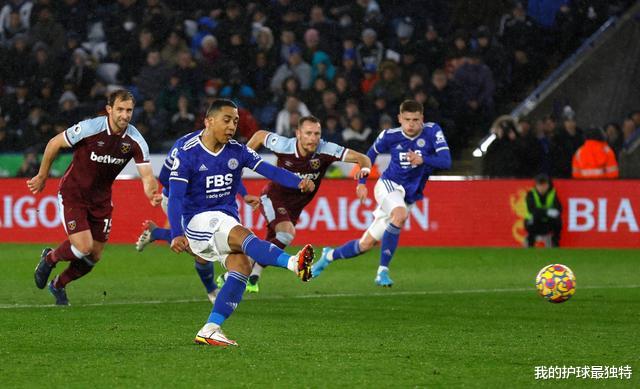 英超|一场2-2，3队命运被改写！英超争四再现神剧本，曼联反成赢家