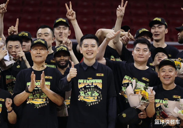 巴塞罗那|辽宁还在庆祝夺冠！这队却已悄悄开练 CBA八冠王瞄准新赛季了