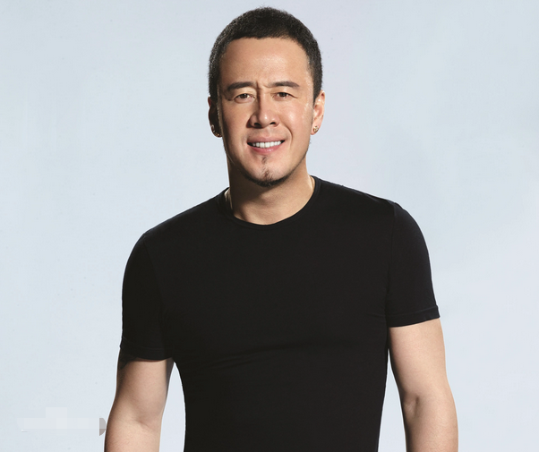 杨坤|杨坤自曝嗓子曾长肉瘤！手术后不听医生叮嘱，嗓子充血致声音大变