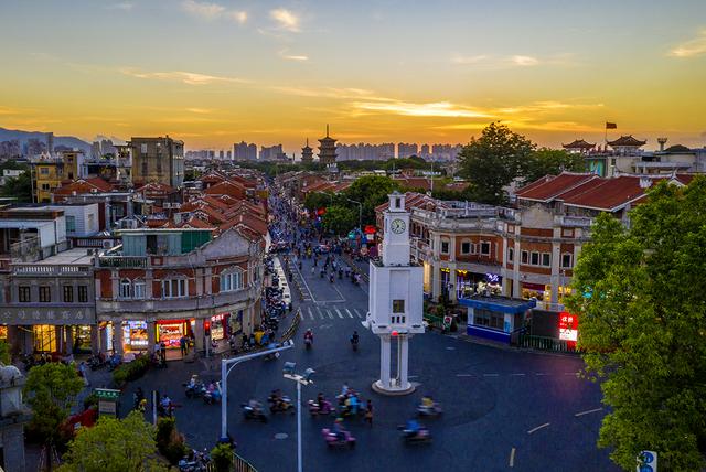 猪八戒|42岁周韵首次参加综艺,头顶簪花状态绝佳,怪不得会迷倒姜文20年