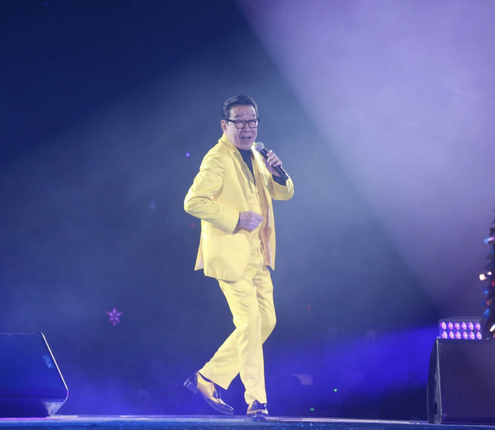 胡枫|张学友90岁干爹染新冠！录视频报平安中气十足，隔离仍操心工作