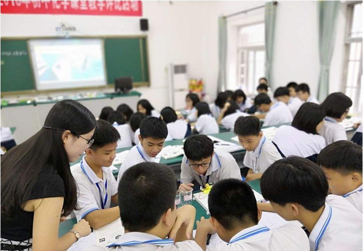 教师薪资调整后，想领到8000元以上的“退休金”，要具备这三条件