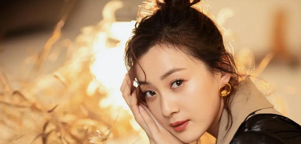 李小冉|为了红4次改名,与演员刘欢传绯闻,徐樊溪惨遭闺蜜“夺爱”?