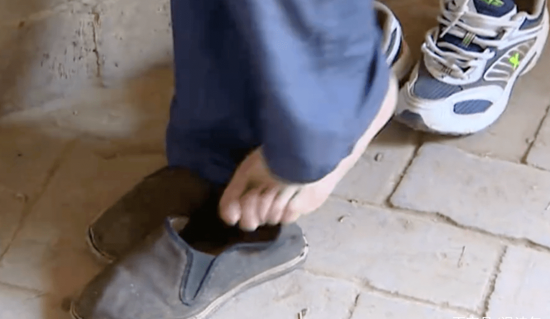 变形记|《变形记》14岁农村主人公，高考600分成国防生，他才是人生赢家