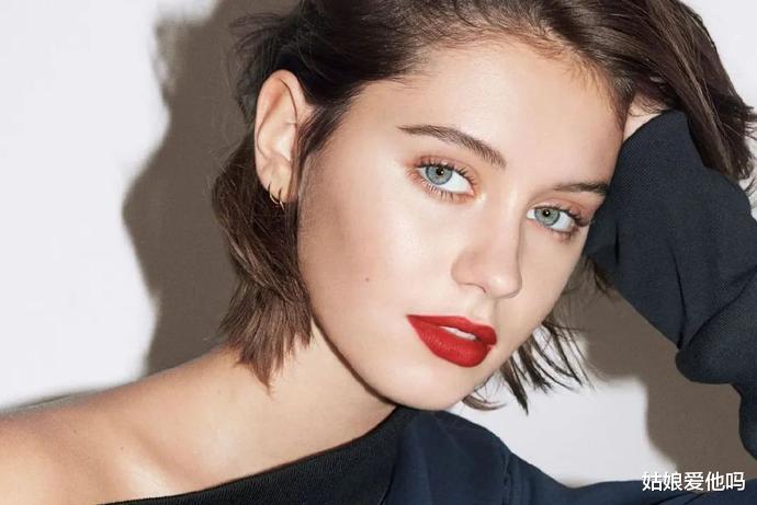 莫妮卡·贝鲁奇|全世界都在等着她长大，结果...就这？？？