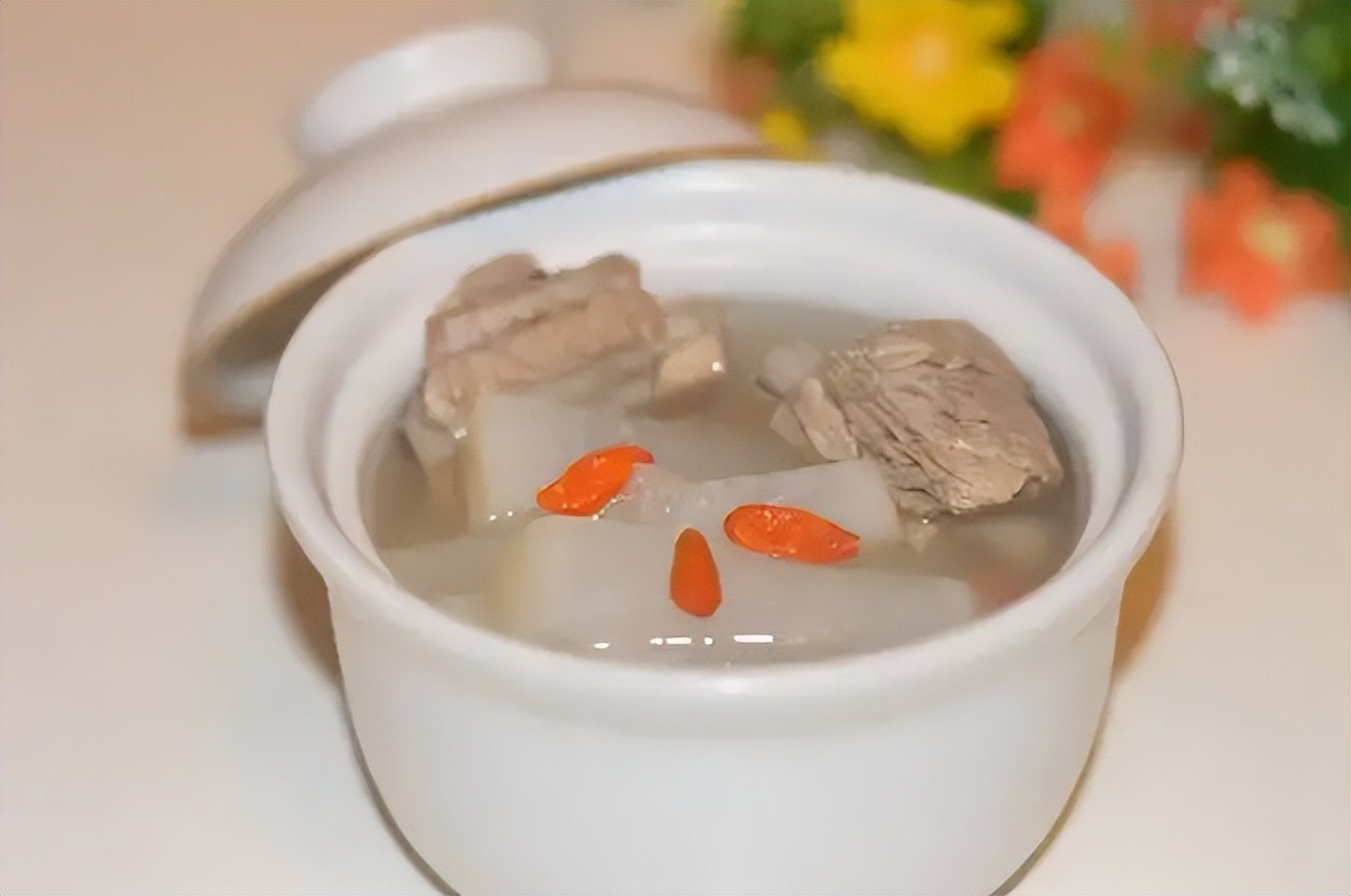 入冬后年纪大的人,建议多吃“3珍”少碰“2酒”,助你舒服入冬