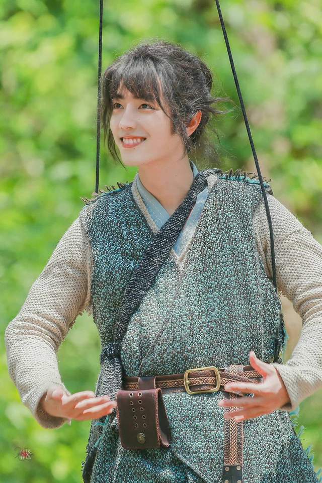 肖战|肖战沉寂两年重回顶流，凭一己之力火到泰国，究竟他有什么魅力？