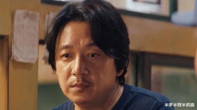 谢霆锋|谢霆锋空中转呼啦圈，《飞虎3》满屏荷尔蒙，内娱男星何时卷起来