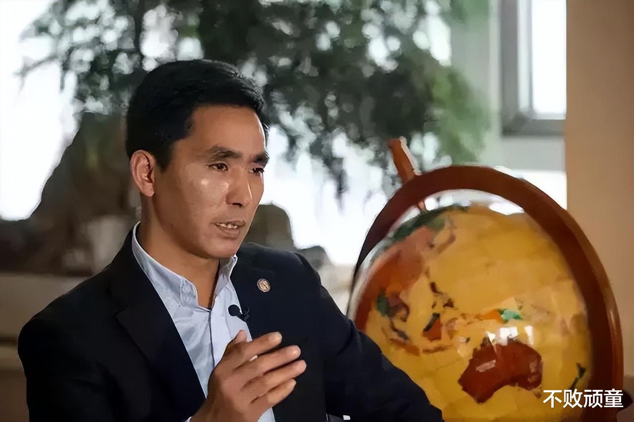 2015年,北大学霸将癌晚期父亲骗出国,88天后归来,结局催人泪下