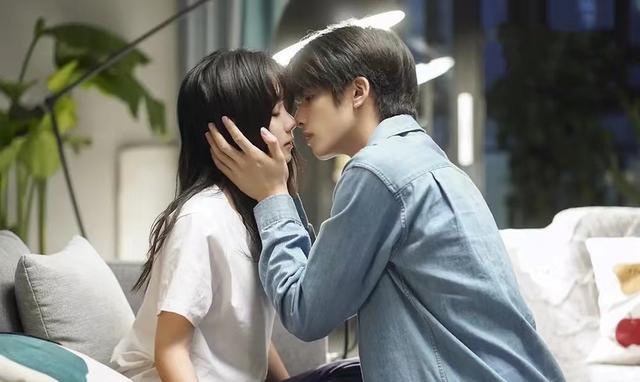 经典|CP体质谭松韵6组最经典,风格不同却都圈粉,但有一组真正意难平