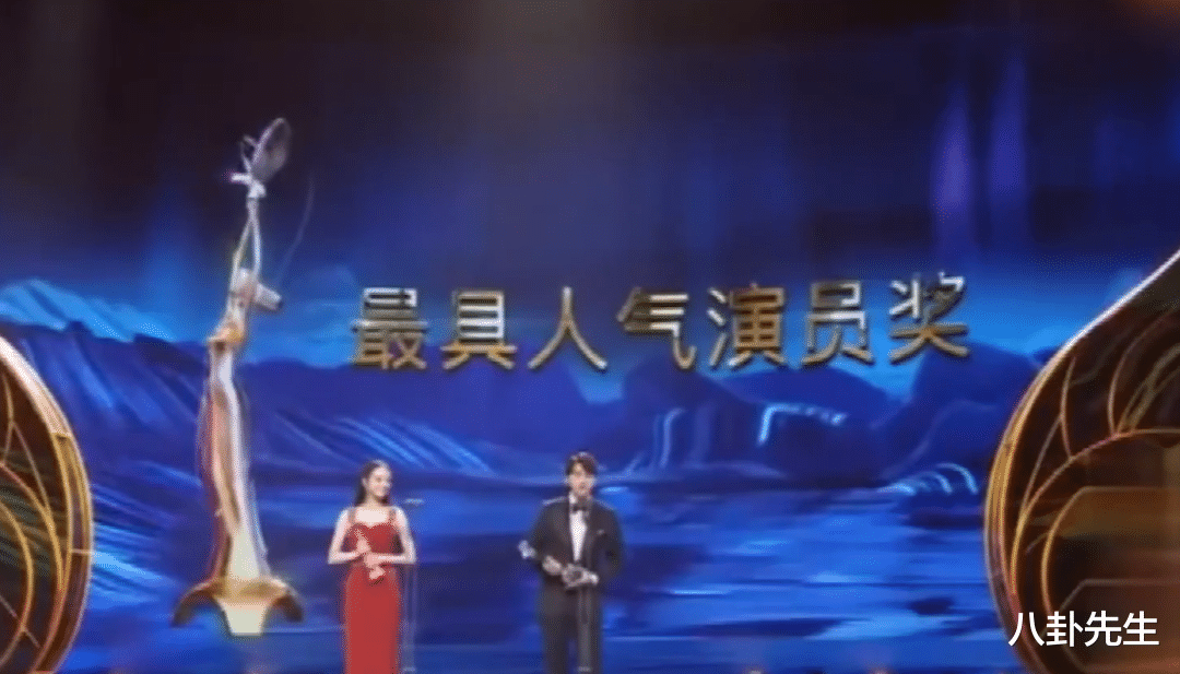 迪丽热巴|金鹰奖落下帷幕，殷桃拿了视后，迪丽热巴的粉丝却不太高兴