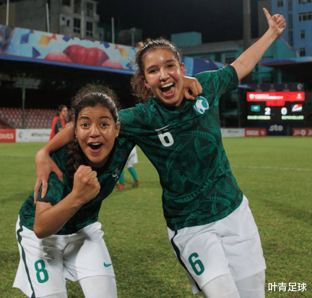 沙特队|FIFA表扬，贝利送祝贺！亚洲女足弱旅2-0，创3项历史第1