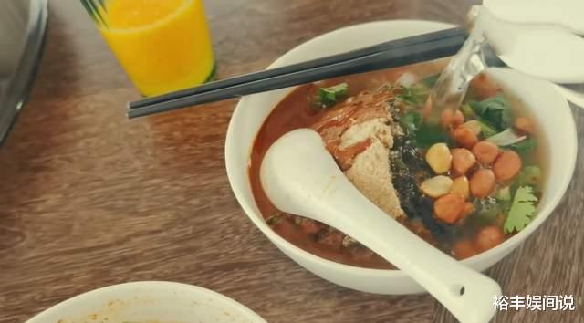 苗苗|苗苗晒夫妻日常居家生活,女儿近照可爱又调皮,亲自做米线好贤惠