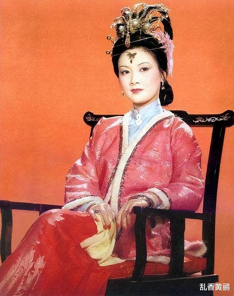 王熙凤|王扶林说,我们的服装是很靓的,特别是王熙凤那套,简直太漂亮了