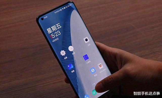 一加科技|一加10 Pro和一加9 Pro對比，有縮水，也有提升！