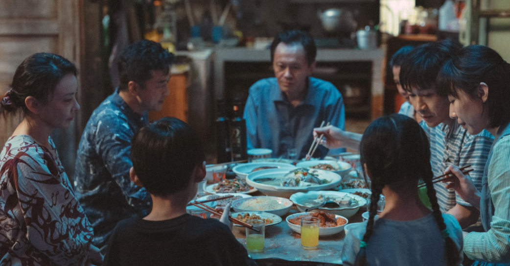 秦昊|《亲爱的小孩》被央视官宣，秦昊携3位实力派压轴，央视抽到王牌了