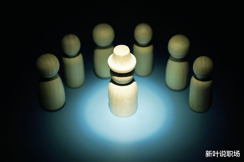 |职场中宁愿做有定力的“傻子”，也不要做四处投机的“聪明人”