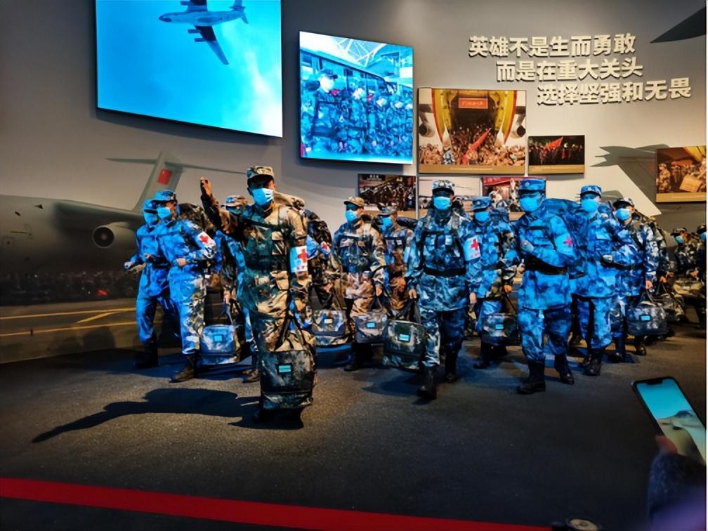 百姓强烈呼吁:中国人民解放军全面接管核酸检测